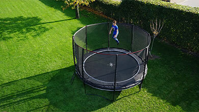 A round or a rectangular trampoline?